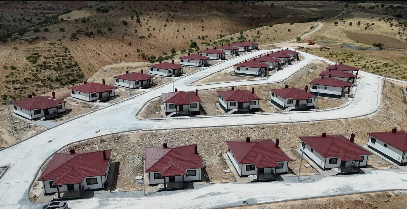 Maisons villageoises en acier léger / Kahramanmaraş, Adıyaman, Malatya / Türkiye