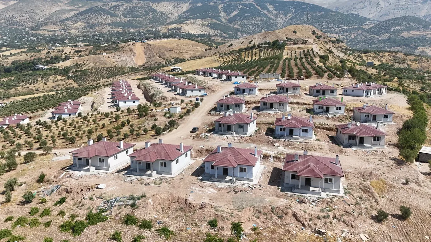 Maisons villageoises en acier léger / Kahramanmaraş, Adıyaman, Malatya / Türkiye