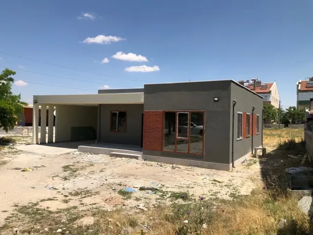 Hafif Çelik Hastane Binasi